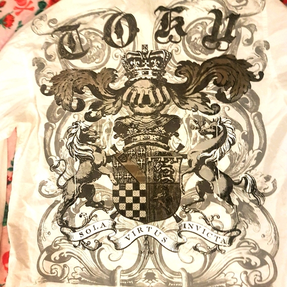 Button up dress shirt - Picture 4 of 5